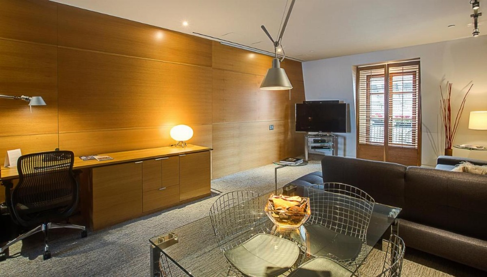 Room image 4