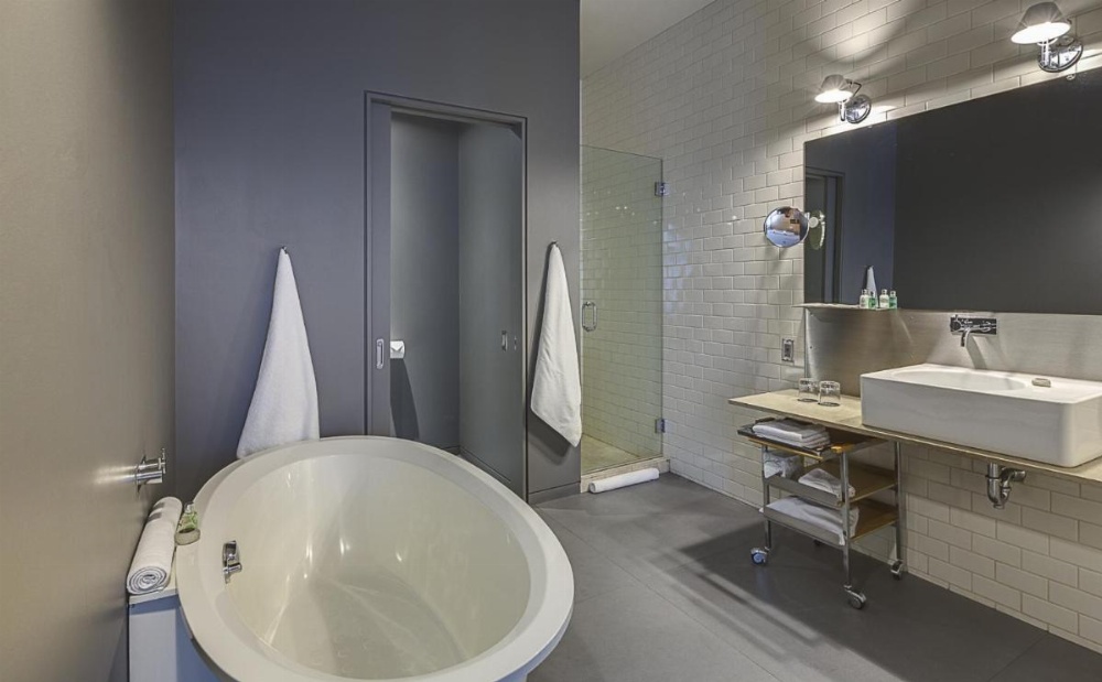 Room image 4